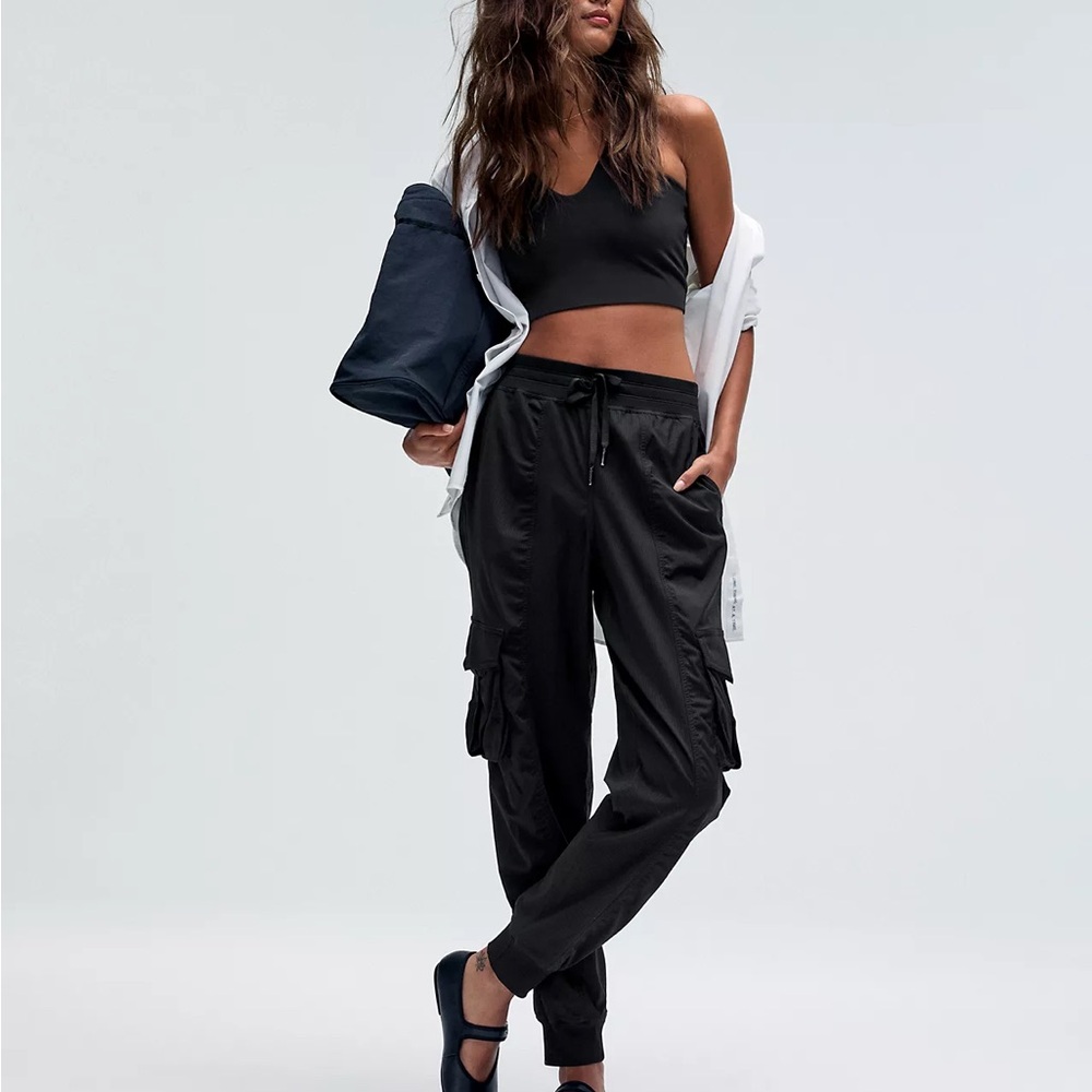 Lululemon Dance Studio Relaxed Fit Mid Rise Cargo Jogger